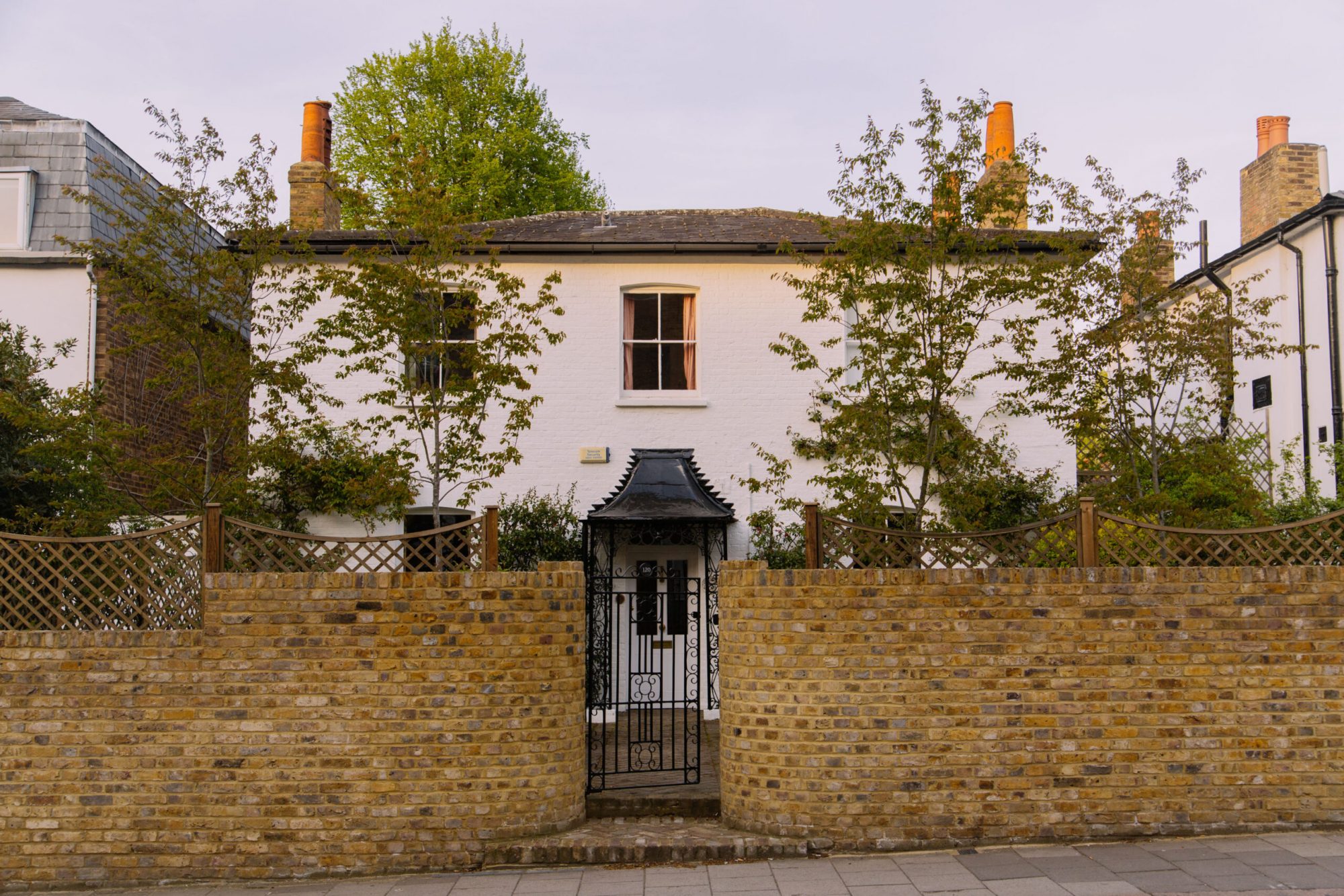 a picture of the exterior of a house in Islington